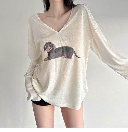 Women's Oversized V-Neck T-Shirt with Puppy Print - Cozy & Cute