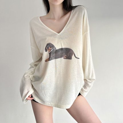 Women's Oversized V-Neck T-Shirt with Puppy Print - Cozy & Cute